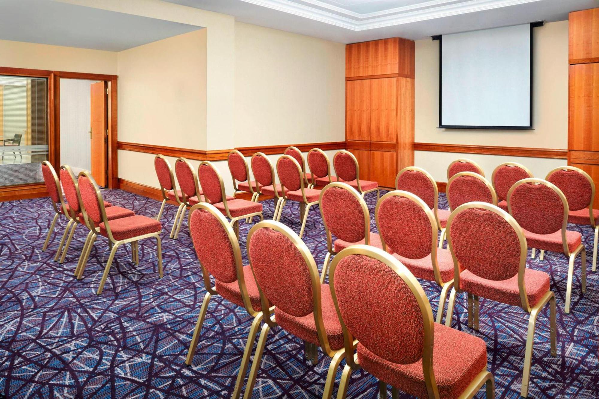 Sheraton Skyline Hotel London Heathrow Hillingdon Eksteriør bilde